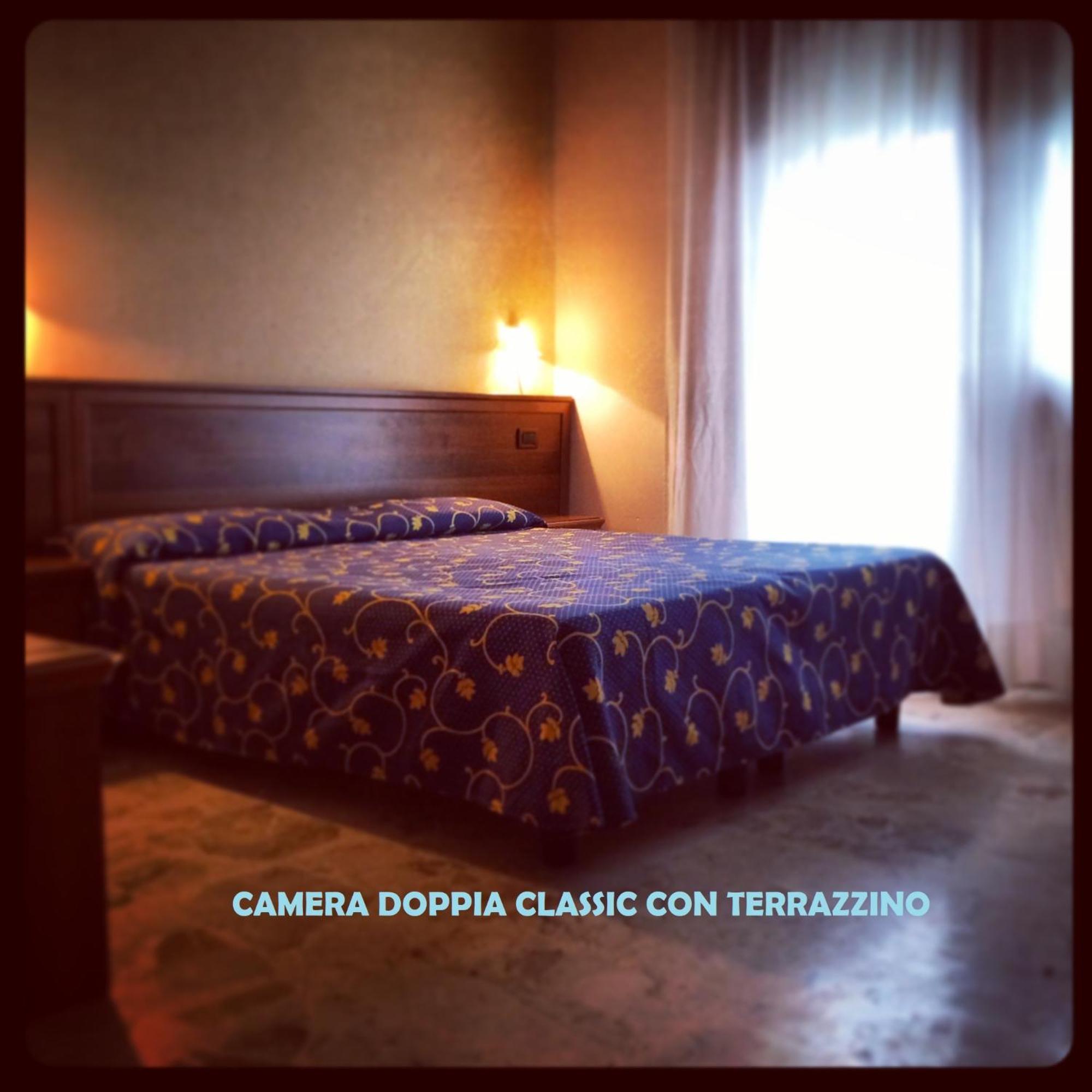 Hotel Miramare Chioggia Sottomarina Con Piscina Exteriör bild